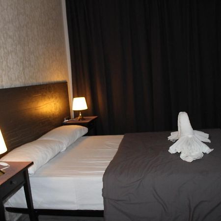 Bcn Condal Hostal Βαρκελώνη Εξωτερικό φωτογραφία