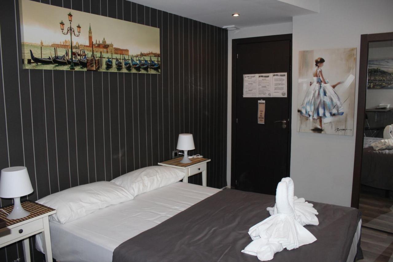 Bcn Condal Hostal Βαρκελώνη Εξωτερικό φωτογραφία