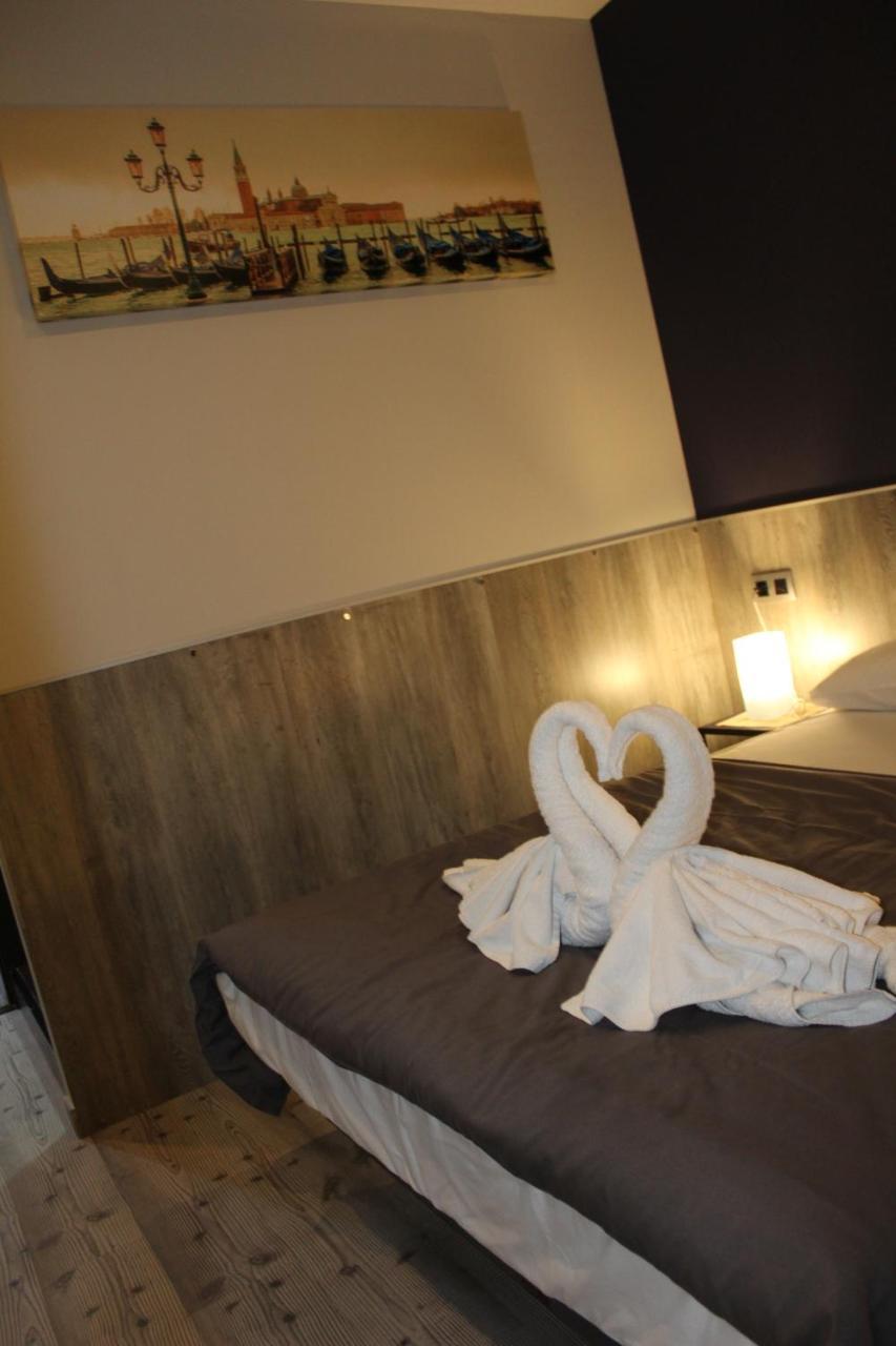 Bcn Condal Hostal Βαρκελώνη Εξωτερικό φωτογραφία