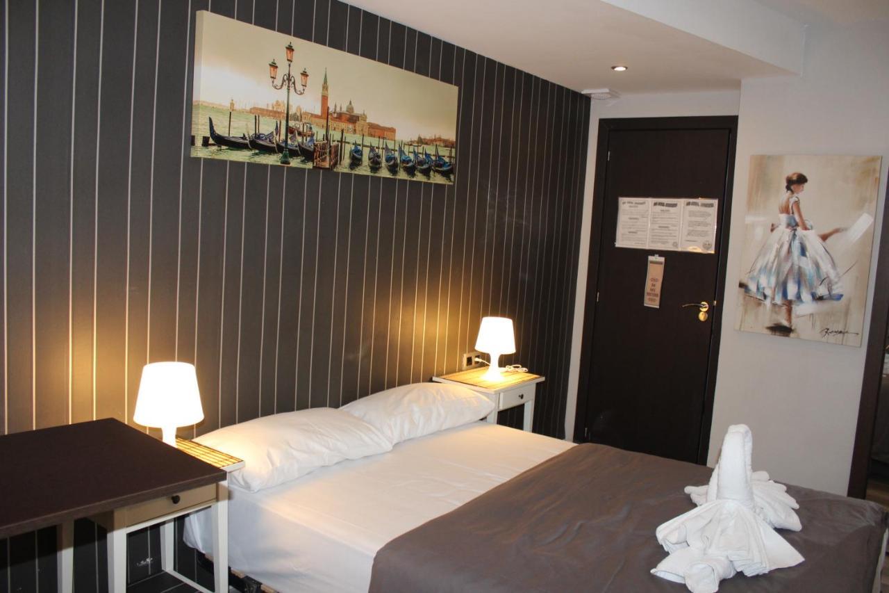 Bcn Condal Hostal Βαρκελώνη Εξωτερικό φωτογραφία