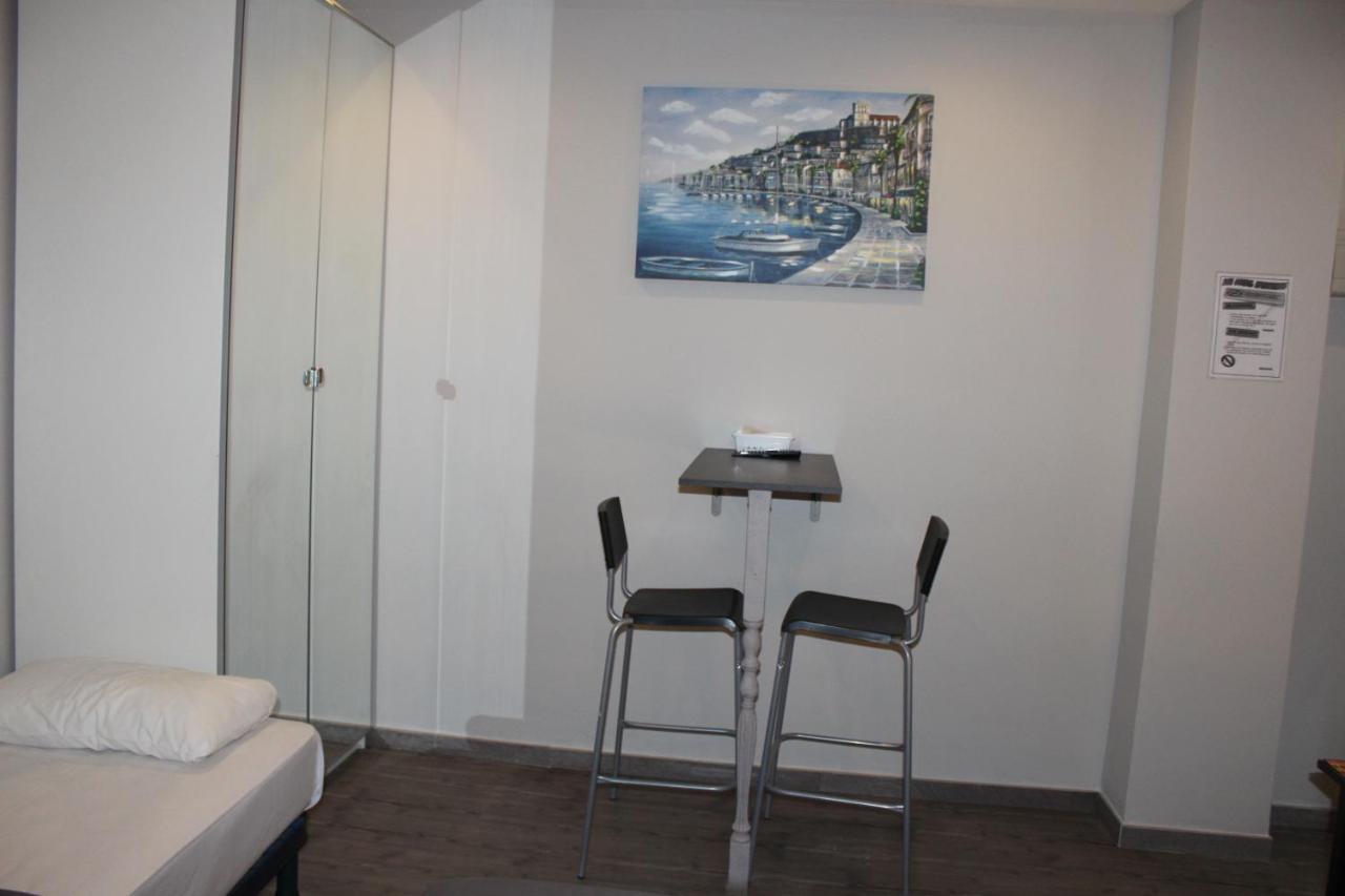 Bcn Condal Hostal Βαρκελώνη Εξωτερικό φωτογραφία