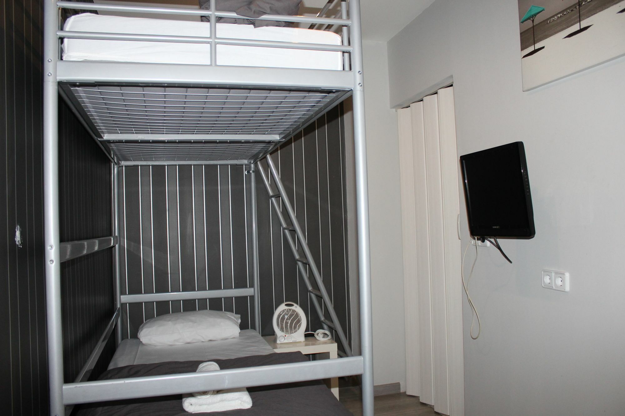 Bcn Condal Hostal Βαρκελώνη Εξωτερικό φωτογραφία