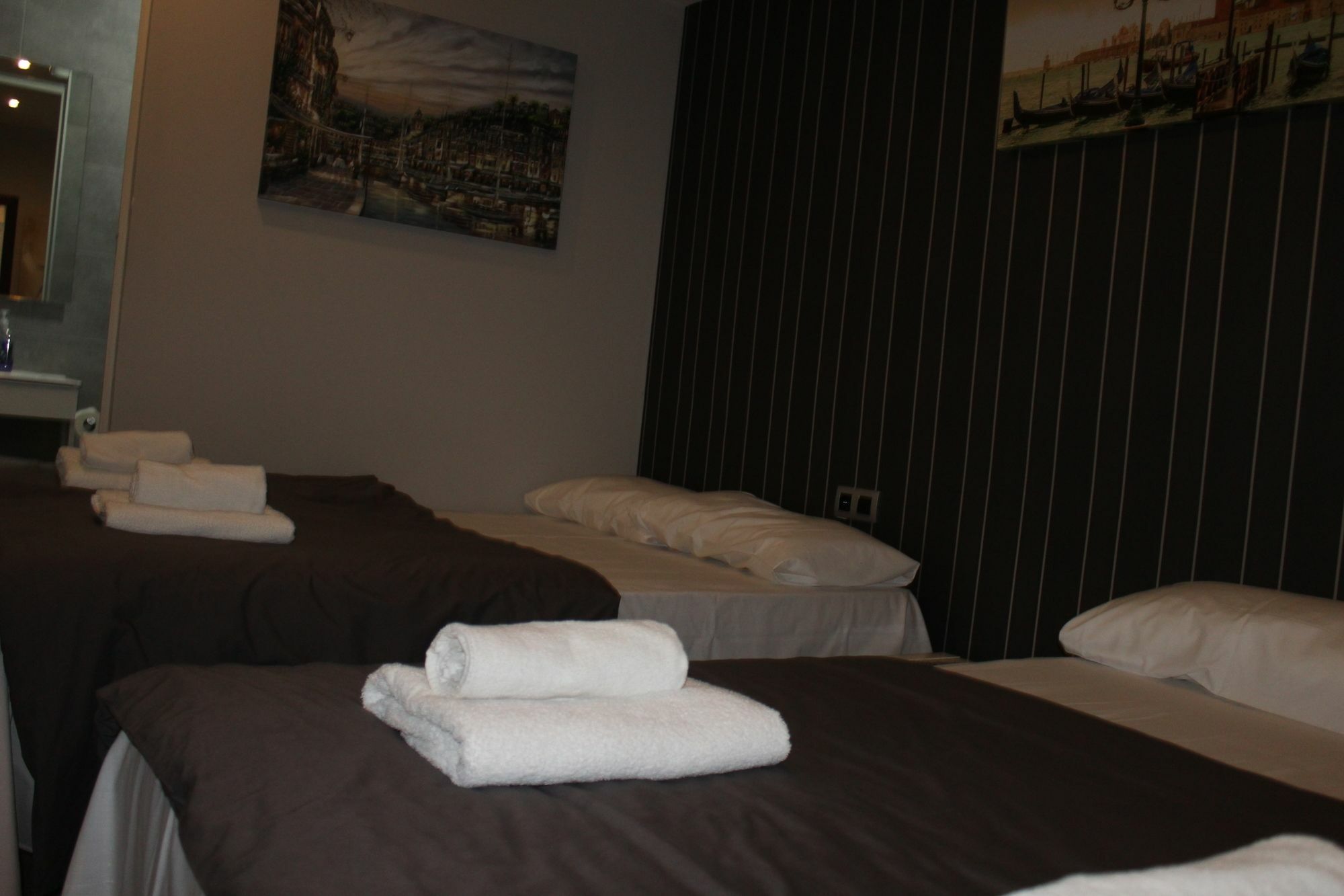 Bcn Condal Hostal Βαρκελώνη Εξωτερικό φωτογραφία
